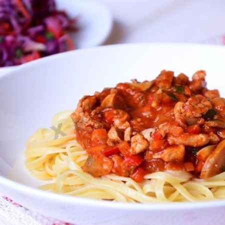 Салат з опеньків з кетчупом чилі