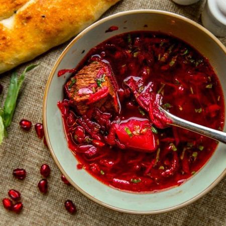 Класичний борщ на м'ясному бульйоні 