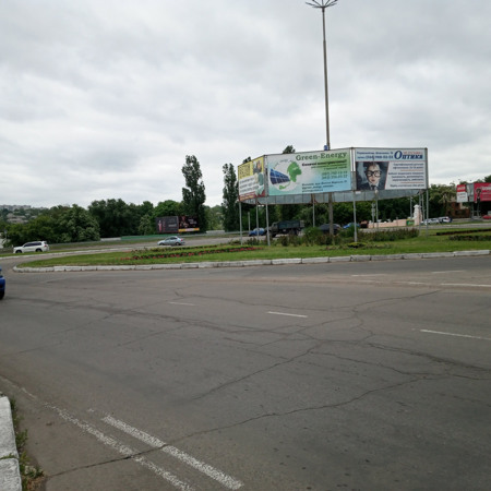 Кругове перехрестя, початок вулиці Грушевського