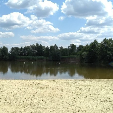 Озеро у місті Пустомити 