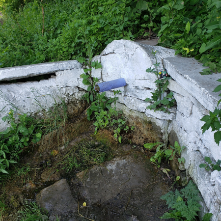 Струмок по вулиці Індустріальній