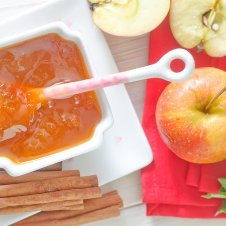 Яблучний джем, яблука в карамелі та райські яблука в сиропі