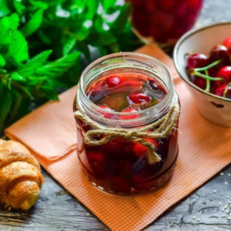 Джем, соус та маринована черешня у пряному маринаді