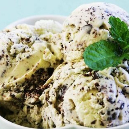 М’ятне морозиво з шоколадом