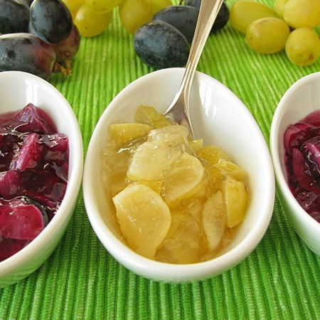 Компот із винограду, варення та джем