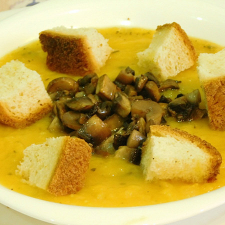 Гарбузовий суп з грибами