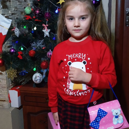 Кіра Алексанян,  7 років, смт Петропавлівка