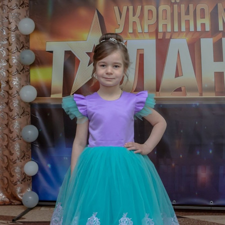 Кіра Бібікова,  6 років, смт Петропавлівка