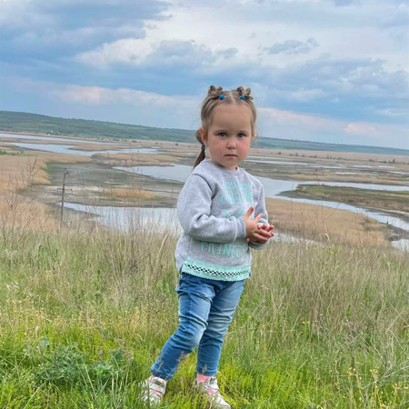 Аріна Єсіна,  3 роки, с.Шевченка