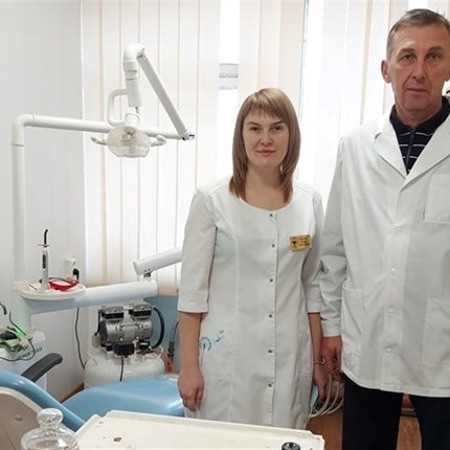 Стоматологи