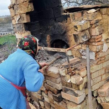 Історія жінок, які готують на руїнах свого дому