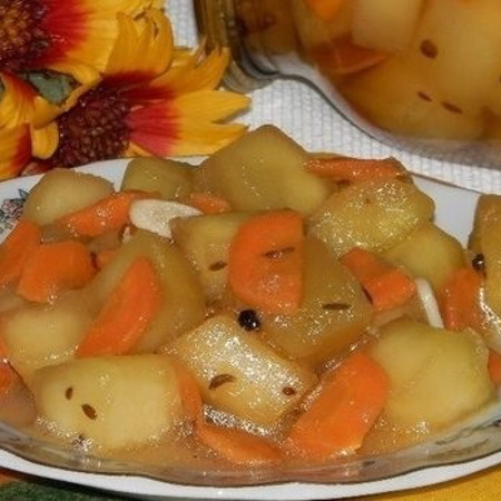 Салат з кабачків з морквою та соєвим соусом