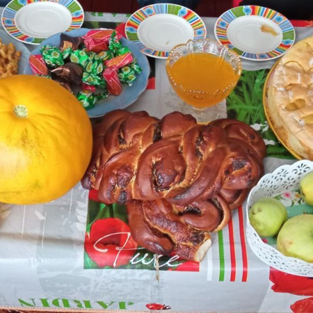 Частування на Яблучний Спас