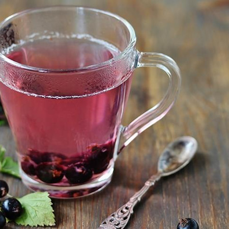 Чай з чорною смородиною та лимоном