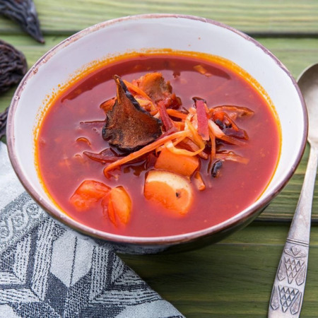 Борщ з копченою грушею