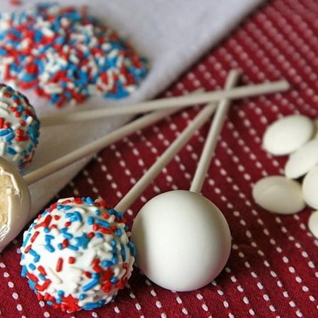 Кейк-попси у білому шоколаді