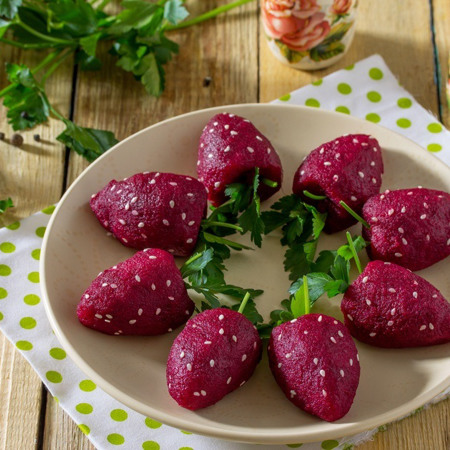 Закуска “Полуничка в буряковій шубці”
