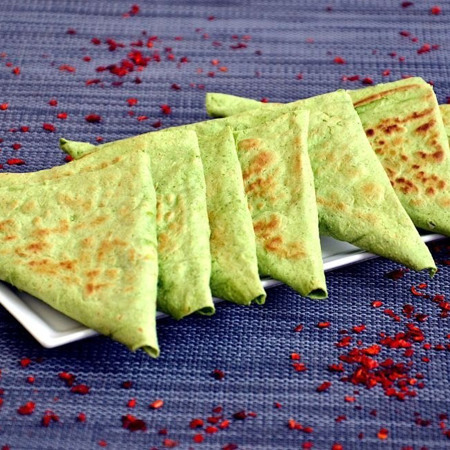 Трикутники з лаваша з сиром