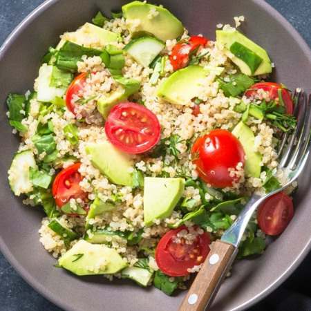 Понеділок - Салат з кіноа та авокадо