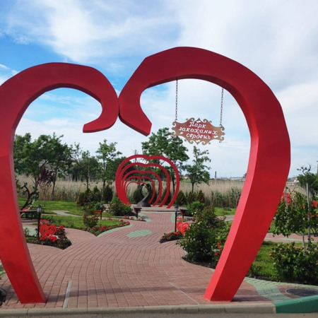 Доброслав - місце унікальних арт-об’єктів, етно-парків, локацій. Відкрийте його для себе!