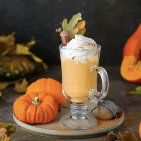 Гарбузове лате з гарбузами-цукерками