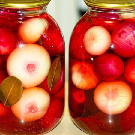 Маринована цибуля з буряковим соком (для красивого кольору)