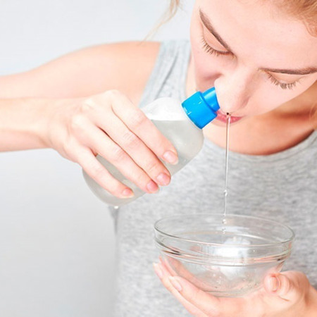 Промивання носа соляним розчином