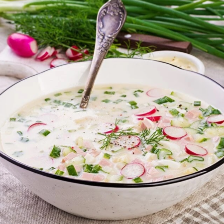 Літній овочевий суп з редискою