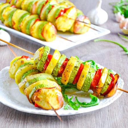 Міні-кебаби з кабачків і бринзи на шпажках