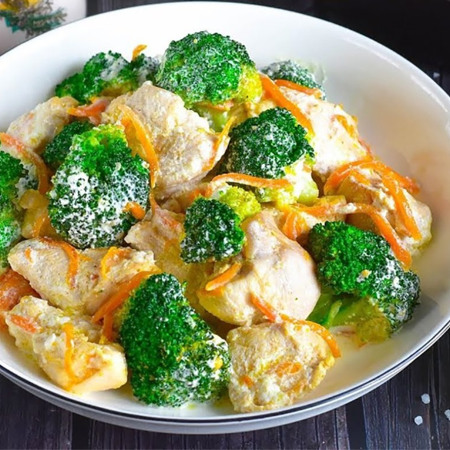 Жульєн з куркою та броколі