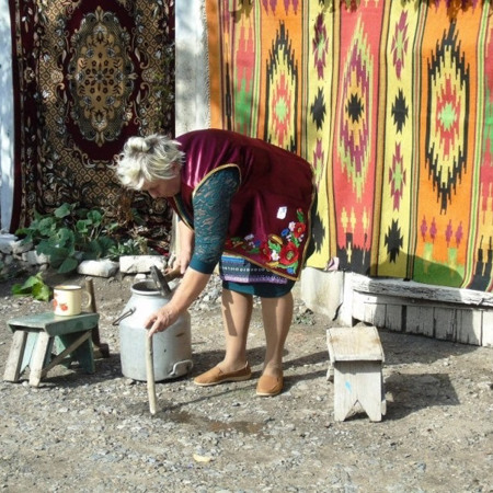 «Весільна традиція «Забивання чопа» в селі Новомайорському Волноваського району»