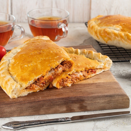 Кальцоне з грибами та куркою