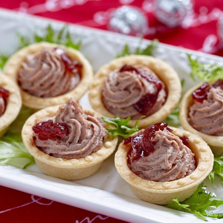 Куряча печінка в гранатовому соусі з карамелізованими яблуками