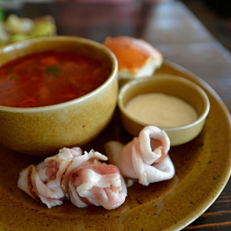 Карпачо із сала з медом і гірчицею