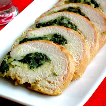 Курячий рулет з сиром і зеленню