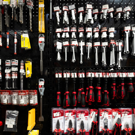 Інструменти й обладнання