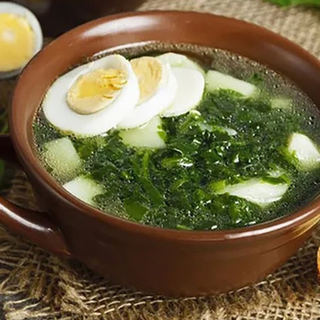 Зелений борщ із куркою