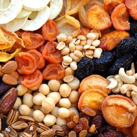 Горіхи і сухофрукти