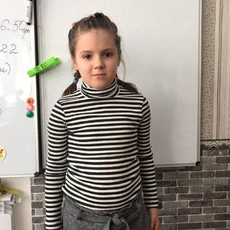 Аліса Білоус, учениця 2-Б класу, насортувала з родиною 5,8 кг пластику