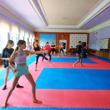 Женщина – не слабый пол!