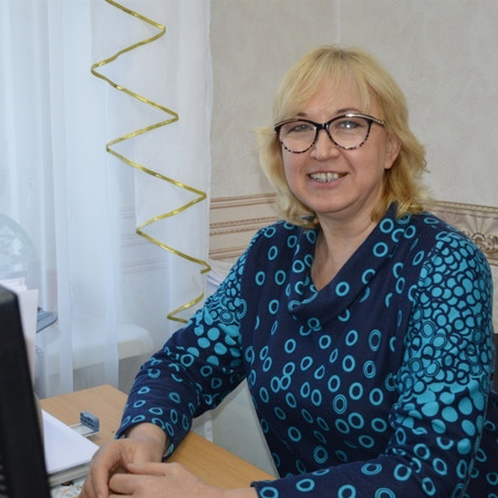 Історія про керівницю місцевого відділу держреєстрації актів цивільного стану. Вона там працює з 2002, 7400 переглядів