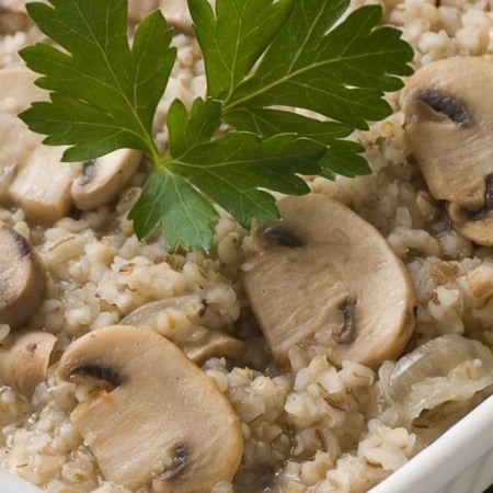 Ячна каша на воді з грибами та цибулею