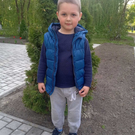 Максим Безмеліцин,  4,7 років, смт Петропавлівка