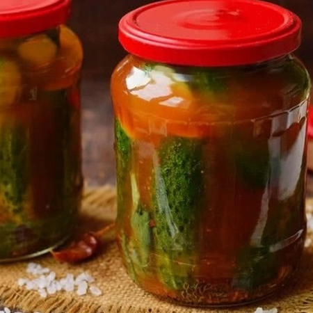 Огірки з кетчупом чилі 