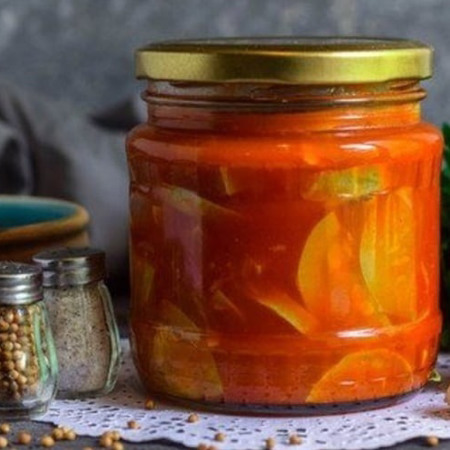 Рецепт кабачків у томатному соусі