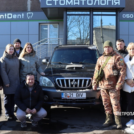 Автомобіль для ЗСУ від стоматологів Петропавлівки