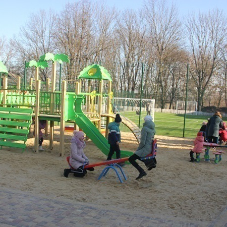 Спортивно-відпочинкове містечко у Гущинцях