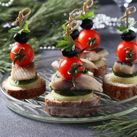 Канапе з картоплею та оселедцем