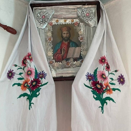 Ікона, лампадка та рушник