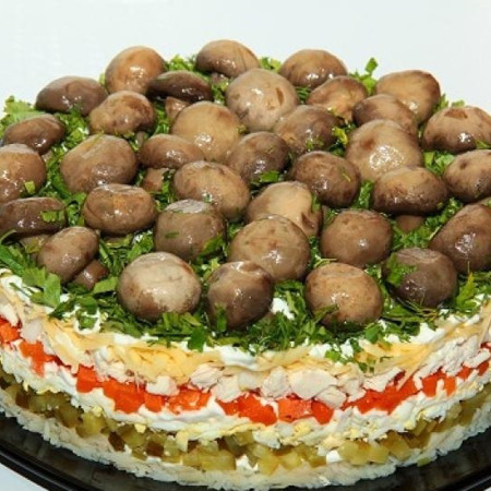 Салат грибна поляна з корейською морквою